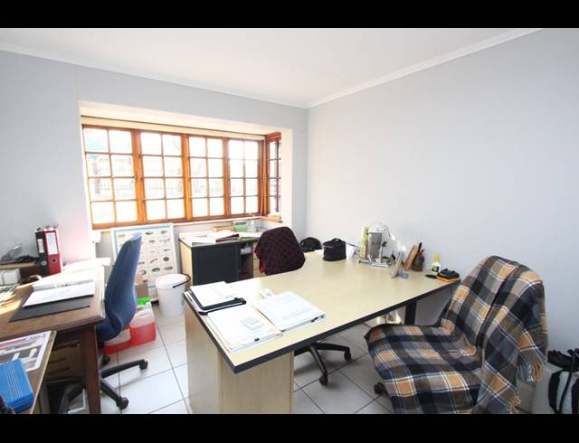 350M² BUILDING FOR SALE IN EDENVALE CENTRAL
